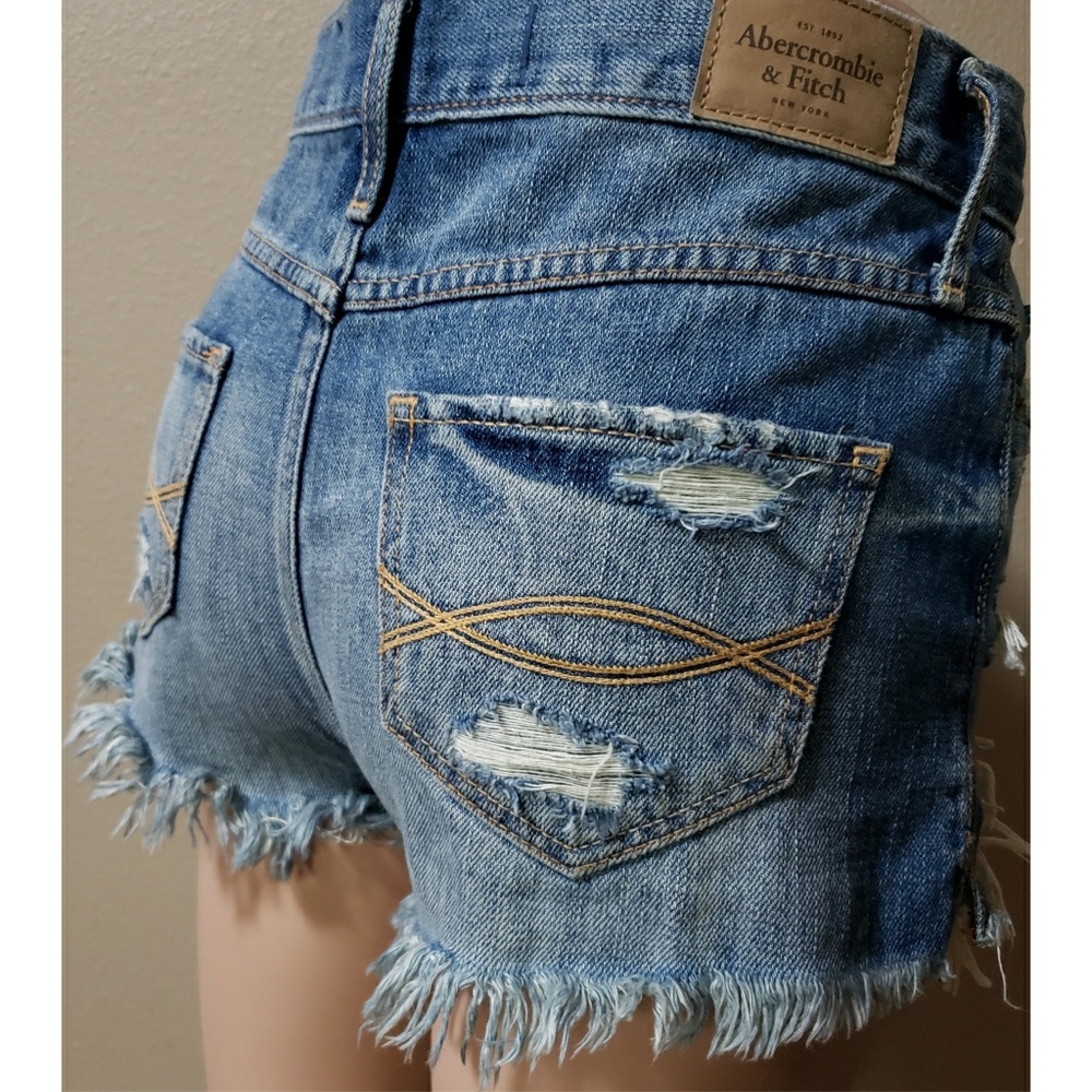 Abercrombie Destroyed Shorts - Picture 2 of 5